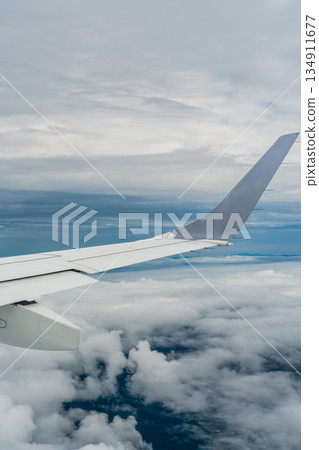 從飛機內部看到的景色[自然風光圖] 134911677