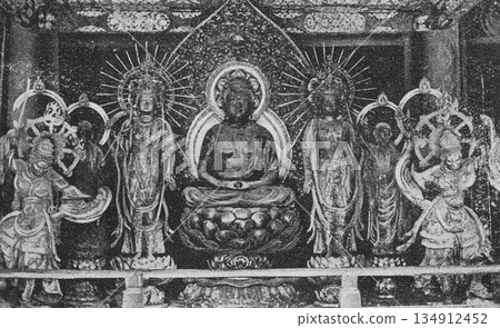 1926年拍攝的老照片,攝於中尊寺金殿內。 1926年拍攝的老照片,攝於中尊寺金殿內。 134912452