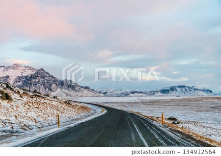 Golden hour along iceland's south coast 134912564