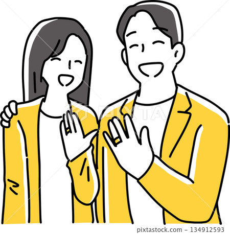 男女展示訂婚戒指 134912593