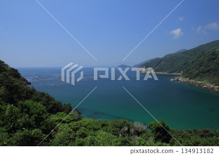 Ryugahama Beach seen from Kashiwajima Observatory, Kochi Prefecture Ryugahama Beach seen from Kashiwajima Observatory, Kochi Prefecture 134913182