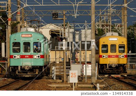 Color comparison of Nishitetsu trains - Nishi-Nippon Railroad Kaizuka Line 600 series Color comparison of Nishitetsu trains - Nishi-Nippon Railroad Kaizuka Line 600 series 134914338