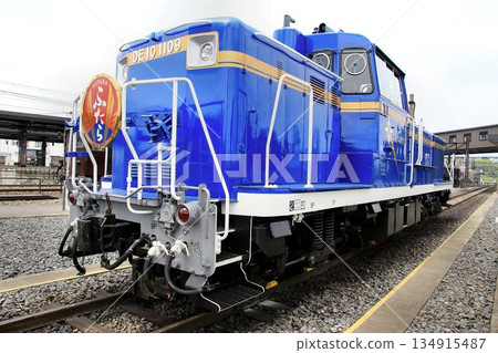 機車段裡有扇形的機車……北斗星色的“DE10”～DL Taiki 134915487