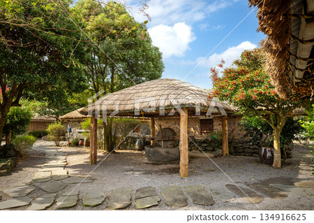 Horse mill in Seongeup Folk Village 134916625