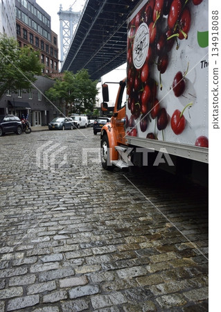 Cobblestones under the Manhattan Bridge in Dumbo, Brooklyn, New York 134918088