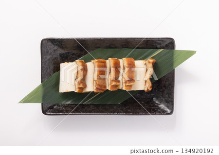 烤康吉鰻和魚板 134920192