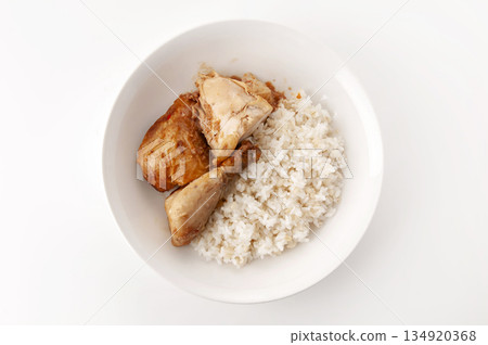 Garlic chicken and sticky barley rice Garlic chicken and sticky barley rice 134920368