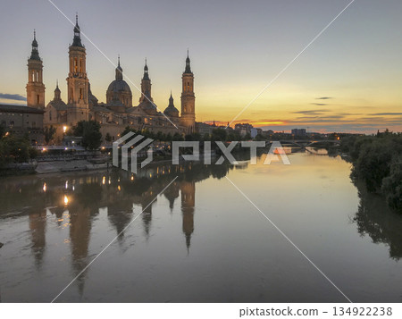 images of the basilica del pilar next to the ebro river images of the basilica del pilar next to the ebro river 134922238
