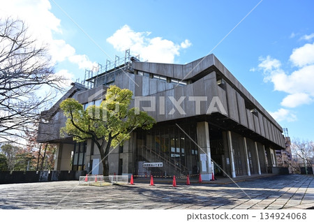 堺市中央圖書館（大阪府） 134924068