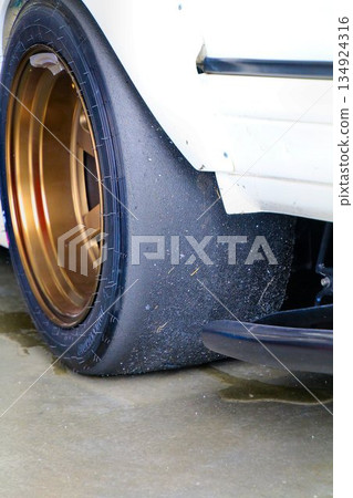 Slick tires will be fitted to the N2 Hachiroku. Slick tires will be fitted to the N2 Hachiroku. 134924316