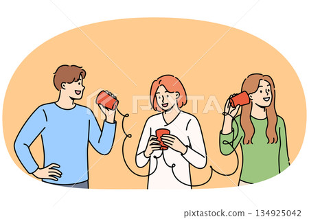 People use phone made of cups and ropes, eagerly exchanging information through makeshift telegraph 134925042