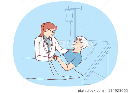 Woman hospice doctor supports dying old man lying in intensive care after unsuccessful support 134925063