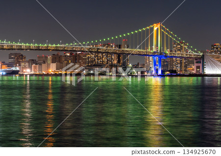 [Tokyo] Night view of Rainbow Bridge, rainbow color light up 134925670