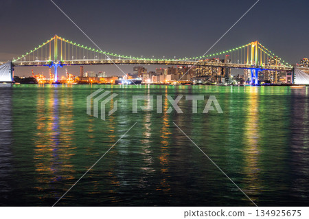 [Tokyo] Night view of Rainbow Bridge, rainbow color light up 134925675