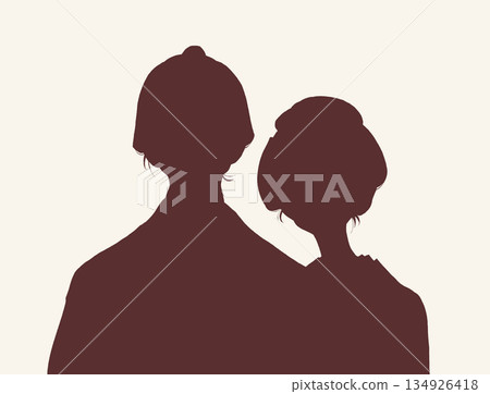 Man and woman wearing kimono hugging each other, Edo period, bust-up, silhouette Man and woman wearing kimono hugging each other, Edo period, bust-up, silhouette 134926418