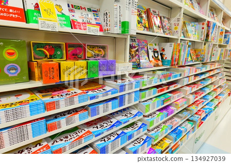 Colorful bookstore shelves 134927039
