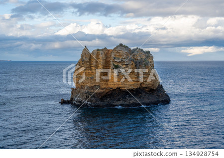 Eagle Rock Lookout at Aireys Inlet on the Great Ocean Road, Australia 134928754