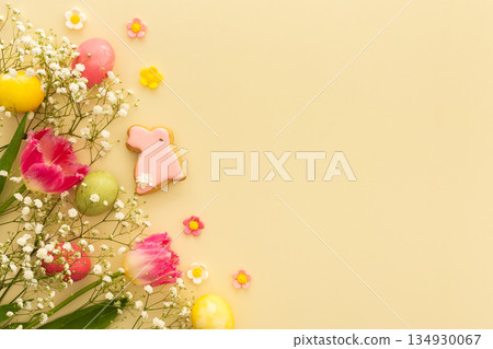 Easter eggs with tulips and gypsophila Easter eggs with tulips and gypsophila 134930067