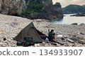 在荒島上露營 134933907