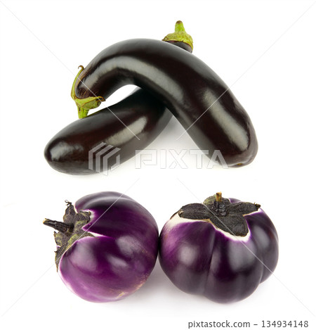 Long and round purple aubergines composition 134934148