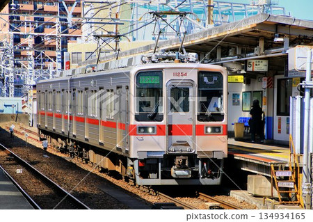 龜戶線迎來新時代…「10000系列」耀眼的不鏽鋼機身 134934165
