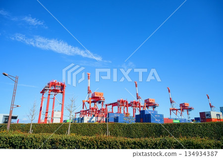 港口景色：貨櫃堆場 134934387
