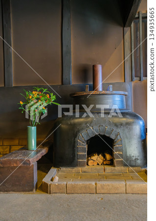 New Year's decorations on the hearth 134935665