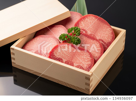 優質牛舌 134936097