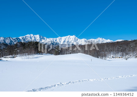 中山高原雪地健行(北阿爾卑斯山景色) 中山高原雪地健行(北阿爾卑斯山景色) 134936452