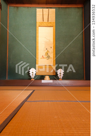 New Year decorations in the alcove 134936532