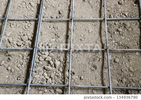 鋪設好的金屬絲網的特寫 鋪設好的金屬絲網的特寫 134936790