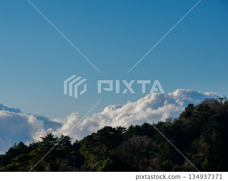 從冰路(通往六甲山的健行路線)上看到的景色 從冰路(通往六甲山的健行路線)上看到的景色 134937371