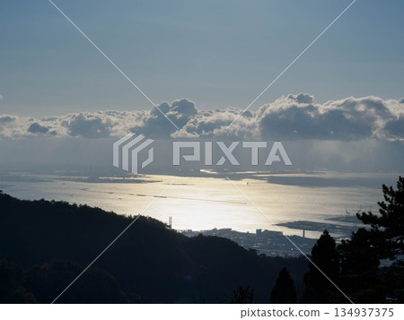 從冰路(通往六甲山的健行路線)上看到的景色 從冰路(通往六甲山的健行路線)上看到的景色 134937375