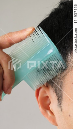 日本人梳頭 134937566