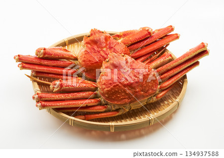Boiled snow crab on a white background 134937588