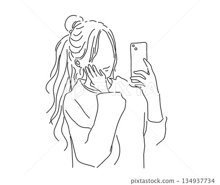 一幅描繪女性觀看智慧型手機的線條畫插圖 134937734