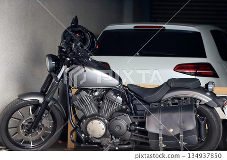 車庫裡的摩托車(美式摩托車) 車庫裡的摩托車(美式摩托車) 134937850