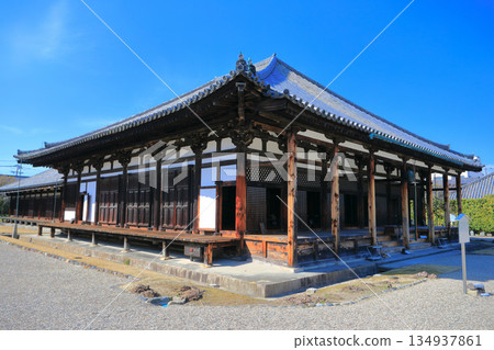 [奈良縣]晴天的元興寺極樂久保大殿 134937861