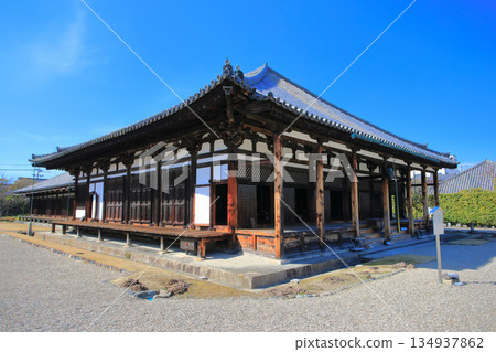 [奈良縣]晴天的元興寺極樂久保大殿 134937862