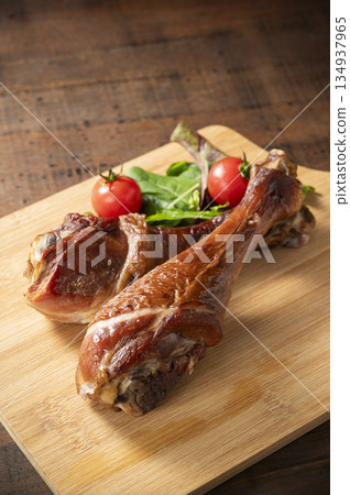 煙熏火雞腿 134937965