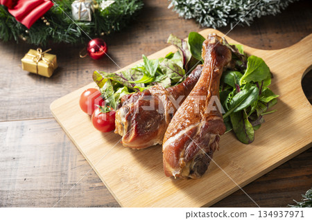 聖誕節煙燻火雞腿 聖誕節煙燻火雞腿 134937971