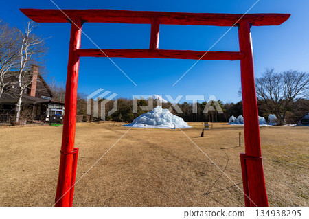 [Mt. Fuji material] Rime trees and scenery at the Lake Saiko Ice Festival [Yamanashi Prefecture] 134938295