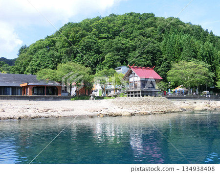Kansa Shrine (Ukigi Shrine) at Lake Tazawa (Semboku City, Akita Prefecture) 134938408