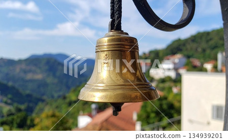 山村傳來一陣靜謐的祈禱鐘聲 4 134939201