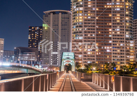 Tokyo: Night view of tower apartments and Harumi Bridge 134939798