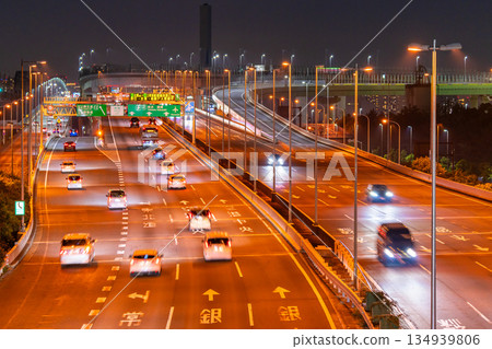 《Tokyo》 Metropolitan Expressway Bayshore Line / Transportation Logistics Image 134939806