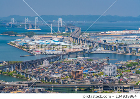 <Kagawa Prefecture> View of the cityscape and Aonoyama overlooking the Seto Ohashi Bridge <Kagawa Prefecture> View of the cityscape and Aonoyama overlooking the Seto Ohashi Bridge 134939964