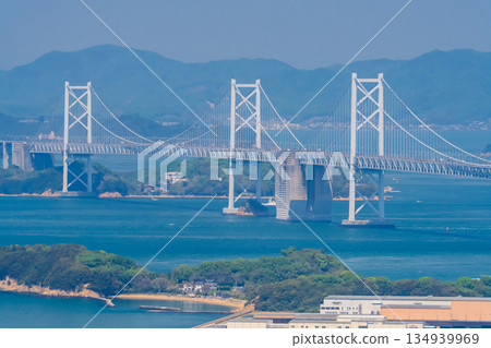 <香川縣> 俯瞰瀨戶大橋的城市景觀和青之山景色 134939969