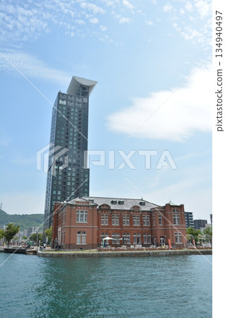 門次古城復古：新舊交融：歷史建築與現代摩天大樓 134940497