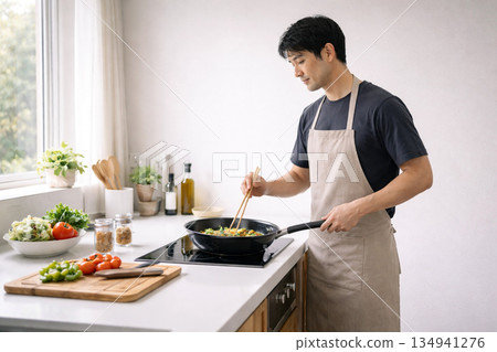 早上自己煮飯 | 身材豐滿的日本男子及其環境 134941276